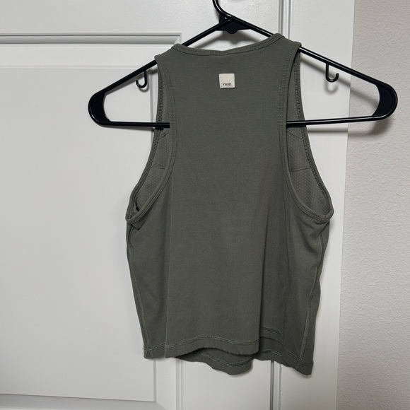 Vuori Women's Pose Plyo Tank - Picture 3 of 3